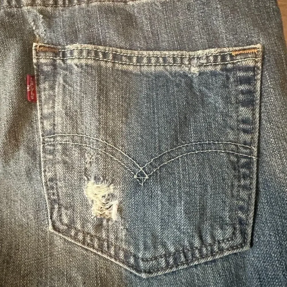 Levi's Distressed Jeans Mens Size 33x32 Blue Medium Wash Straight Leg Denim